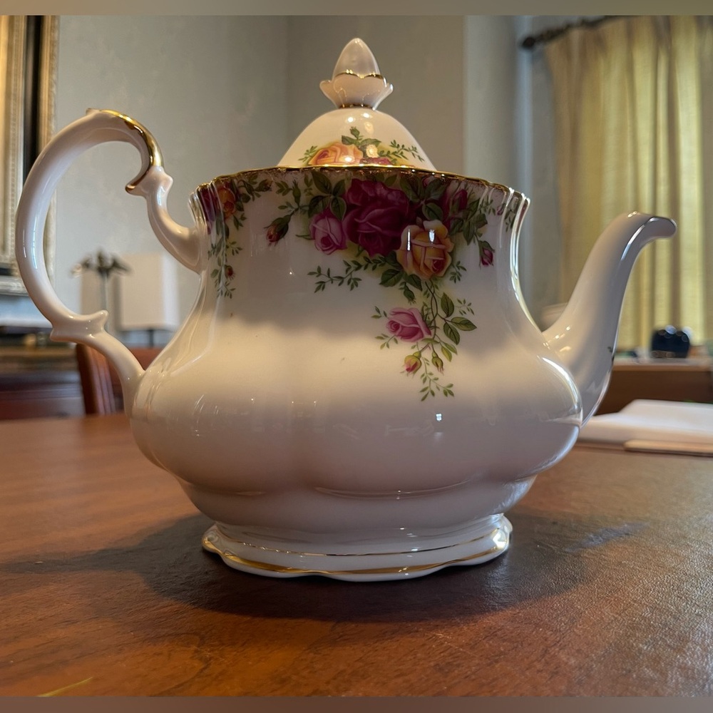Vintage Royal Albert Old Country Roses Pattern Teapot